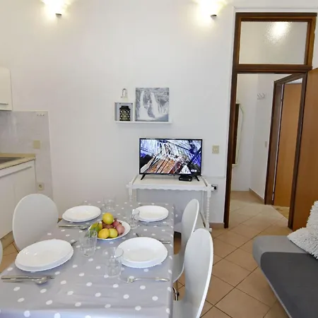 Silva 3 Prizemlje By Interhome شقة *