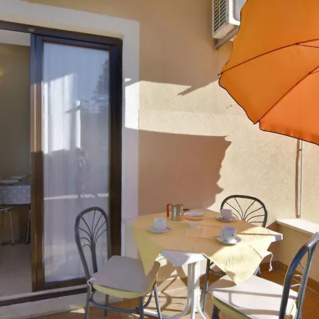 Silva 3 Prizemlje By Interhome شقة